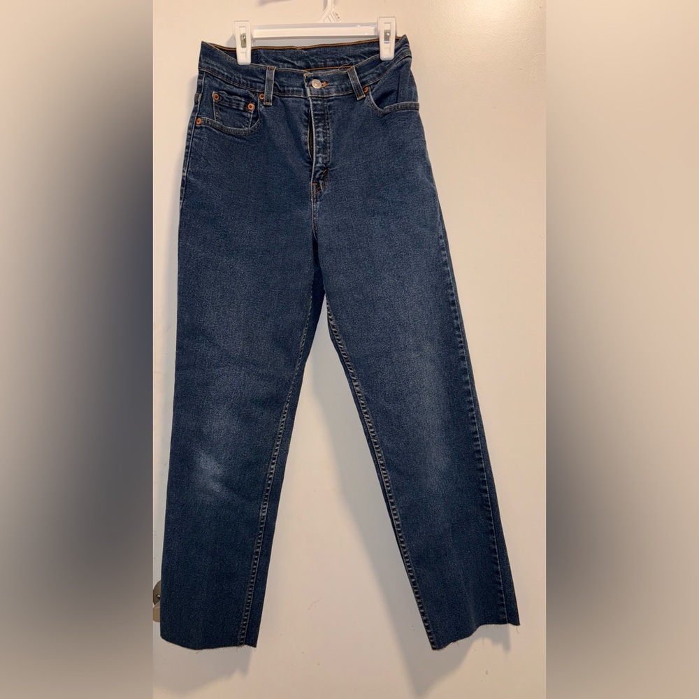 Vintage Levi’s 550 Relaxed Fit Tapered Leg Women Size 6R Medium Blue Jeans